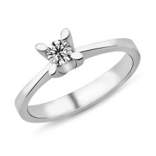 0.28 Karat D Renk Pırlanta Tektaş Yüzük PR40