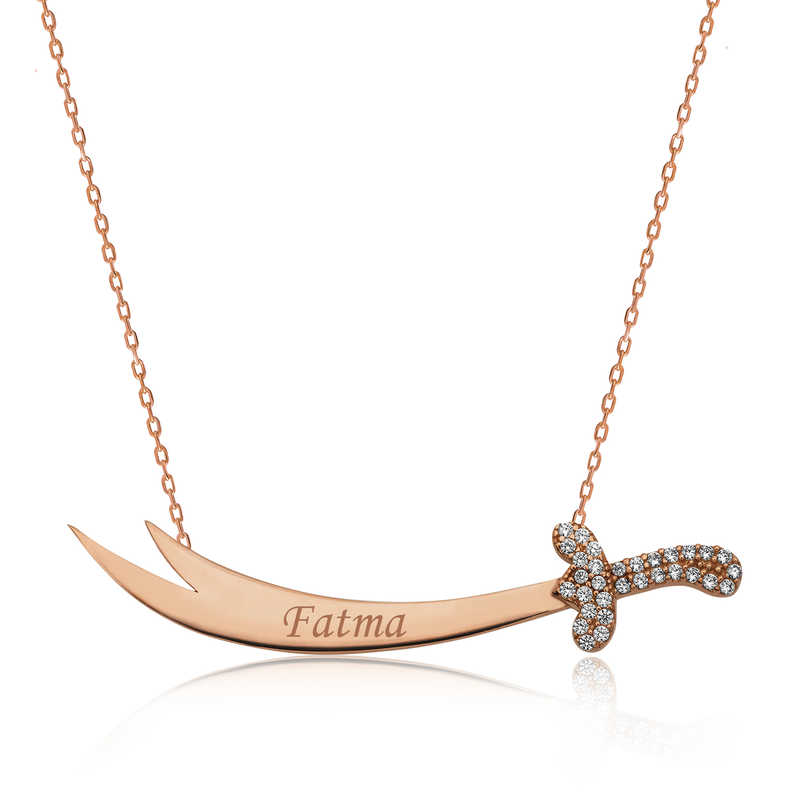 Gümüş İsimli Zülfikar Kılıcı Bayan Kolye Gümüş İsimli Zülfikar Kılıcı Bayan Kolye