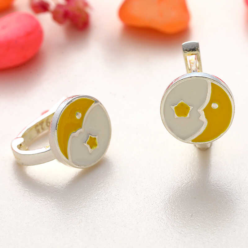 Gümüş Ay Yıldız Çocuk Küpesi Gümüş Ay Yıldız Çocuk Küpesi