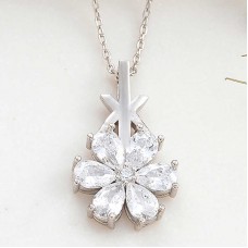 Gümüş Beyaz Sevgi Çiçeği Kadın Kolye