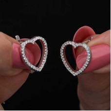 Gümüş Kalpli Kadın Küpe