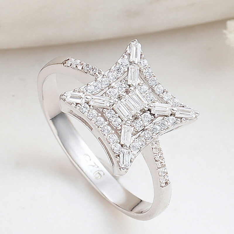 Gümüş Kare Zirkon Taşlı Kadın Yüzük Gümüş Kare Zirkon Taşlı Kadın Yüzük