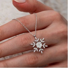 Gümüş Manolya Çiçeği Kar Tanesi Kadın Kolye