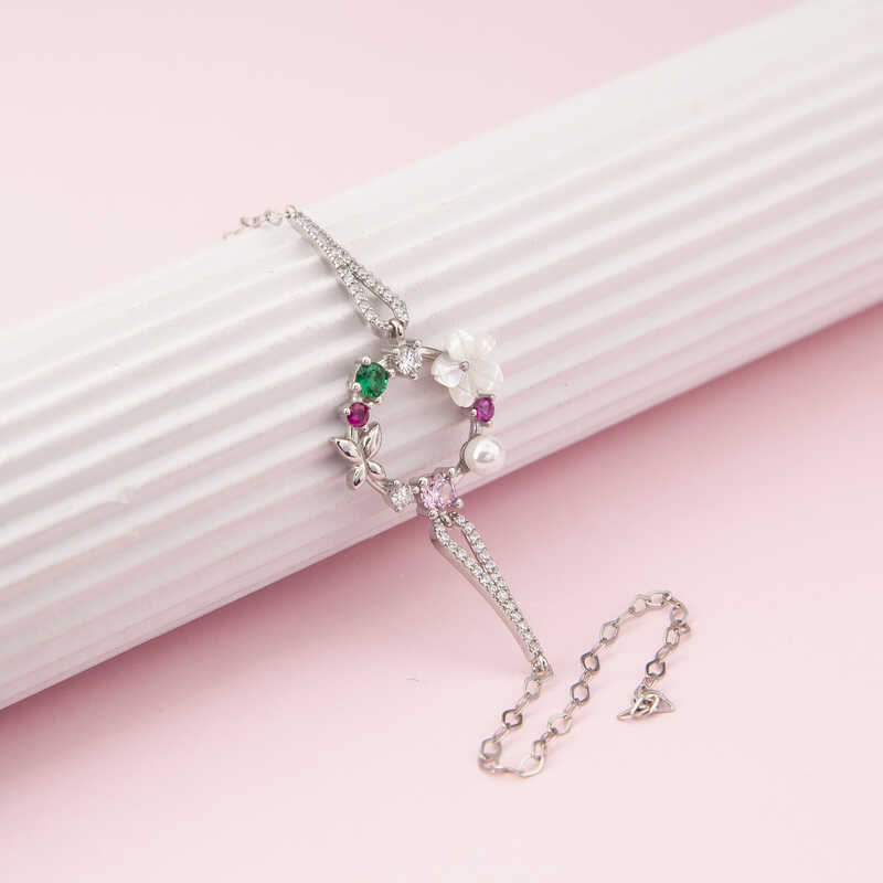 Gümüş Renkli Manolya Çiçeği Kadın Bileklik Gümüş Renkli Manolya Çiçeği Kadın Bileklik