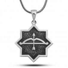 ​Gümüş Ok Yay İşlemeli Sekizgen Tasarım Kolye