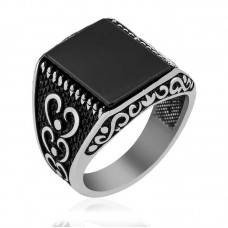 Gümüş Oniks Taşlı Desenli Erkek Yüzük