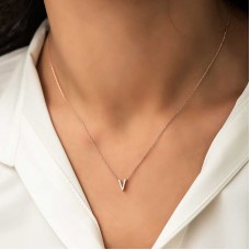 Gümüş Rose 3 Boyutlu V Harf Bayan Kolye