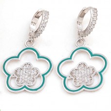 ​Gümüş Sallantılı Çiçek Desenli Kadın Küpe