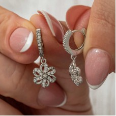 ​Gümüş Sallantılı Çiçek Kadın Küpe