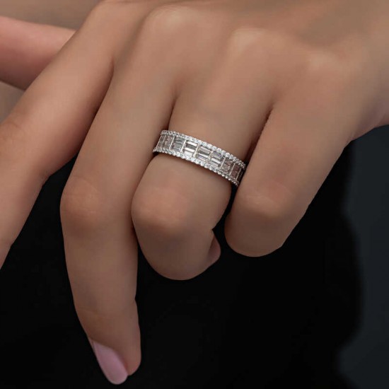 Gümüş Sıralı Baget Taşlı Kadın Yüzük Gümüş Sıralı Baget Taşlı Kadın Yüzük