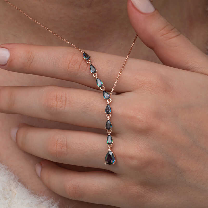 Gümüş Sıralı Mistik Topaz Taşlı Damla Kadın Kolye Gümüş Sıralı Mistik Topaz Taşlı Damla Kadın Kolye