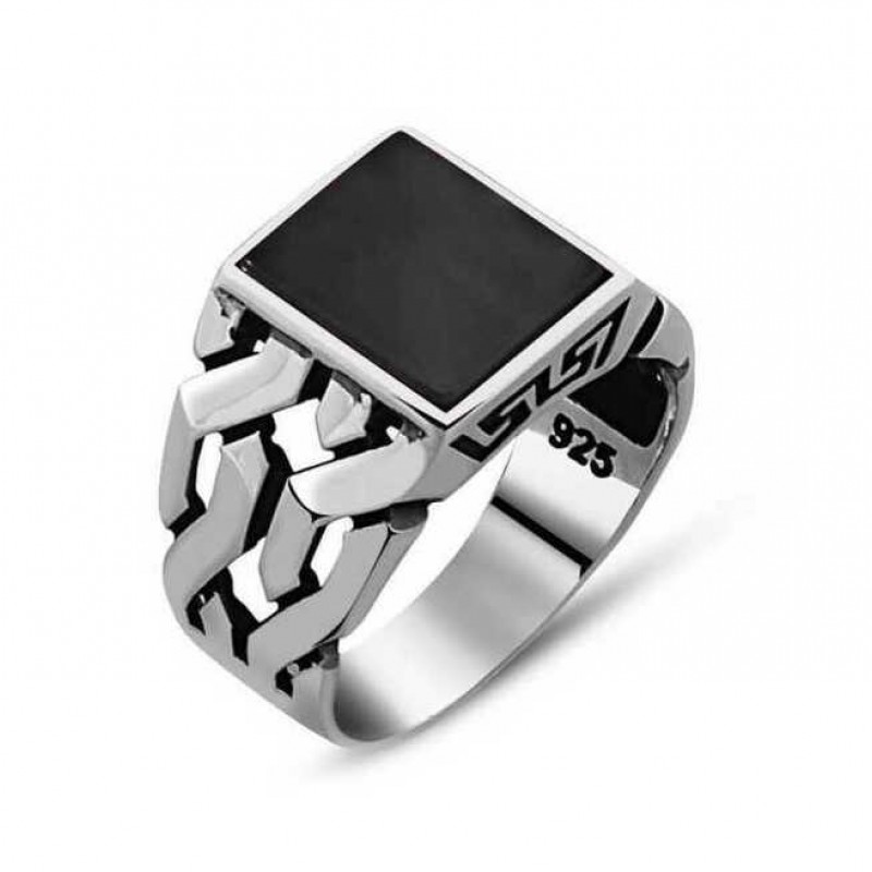 Gümüş Siyah Taşlı Erkek Yüzük Gümüş Siyah Taşlı Erkek Yüzük