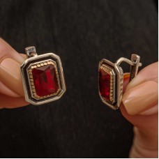 Gümüş Yakut Taşlı Otantik Kadın Küpe