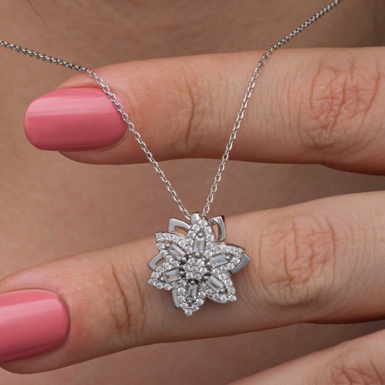 Gümüş Yıldız Baget Taşlı Dönen Stres Kadın Kolye Gümüş Yıldız Baget Taşlı Dönen Stres Kadın Kolye