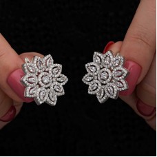 Gümüş Zirkon Taşlı Çiçek Kadın Küpe