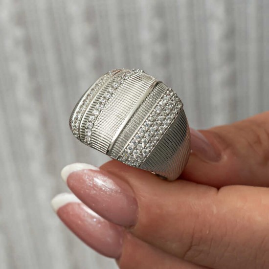 Gümüş Zirkon Taşlı Kadın Yüzük Gümüş Zirkon Taşlı Kadın Yüzük