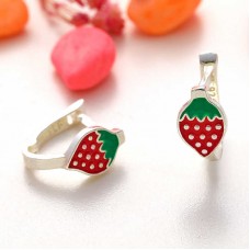 Gümüş Çilek Çocuk Küpesi