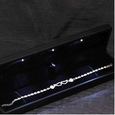 Gümüş Işıklı Kutulu Melek Kanadı Kadın Bileklik