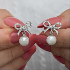 Gümüş Fiyonk İnci Kadın Çivili Küpe