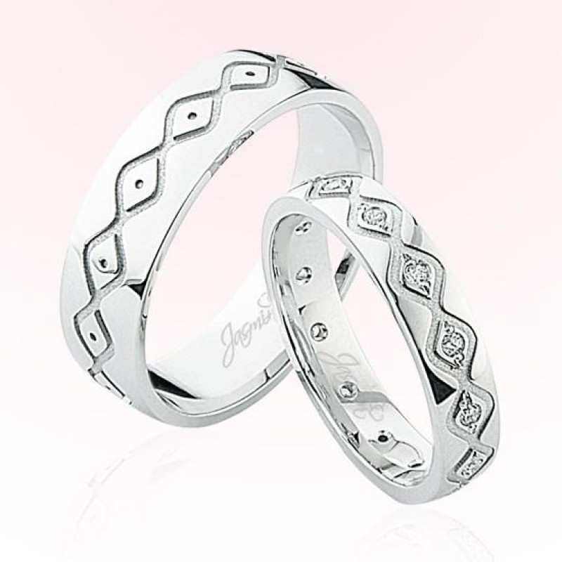 Beyaz Desenli Taşlı Altın Alyans 4703 Beyaz Desenli Taşlı Altın Alyans 4703