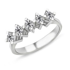 0.70 Karat F Renk Beştaş Pırlanta Yüzük PB546